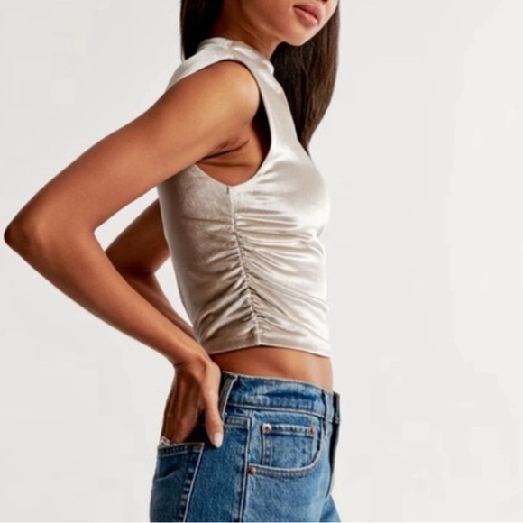 Abercrombie & Fitch Paloma Top - NWT - Medium - Picture 3 of 5